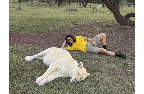 「薬で眠らせている」と動物虐待疑惑まで…“ライオン写真”が炎上した韓国タレント、あらためて釈明