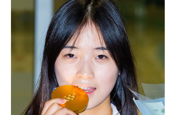 日本で研鑽を積んで五輪で金、17歳のスノボ女王チェ・ガオンが凱旋　大財閥会長に感謝した理由【ミラノ五輪】