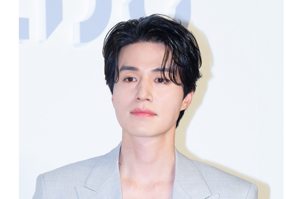 結婚はまだ遠い？『トッケビ』俳優イ・ドンウク（44）、自虐恋愛トーク「女性からアプローチない」