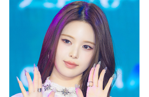 第5世代“ビジュアルクイーン”候補のiznaバン・ジミン、名古屋の商店街に降臨！別格オーラで視線独占