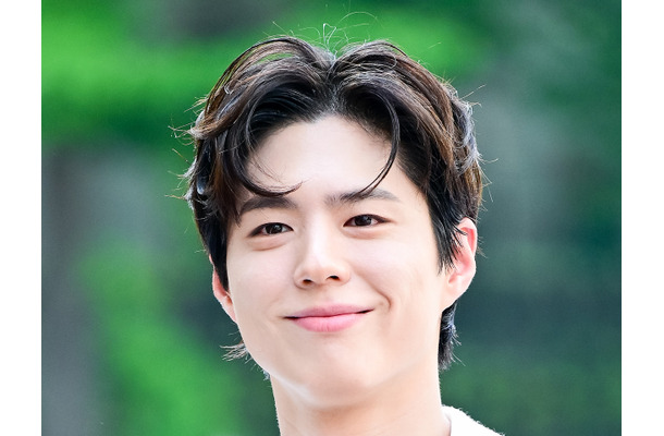 俳優パク・ボゴム、学生時代の“爆モテ”エピソードを披露「他校から見に来る人がいた」