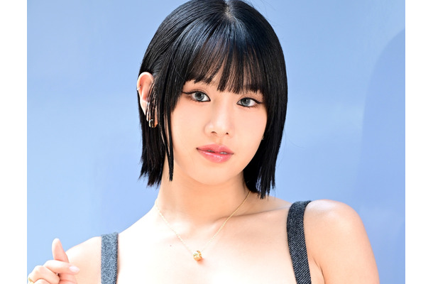 “胸下カット”のスイムウェア姿…ナッティ、グラマラスな曲線美に釘付け「息できない」「完璧スタイル」