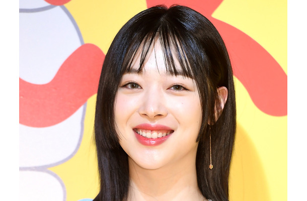 25歳で突然この世を去った元人気K-POPアイドル、秘蔵写真が初公開…「恋しい」との声続く