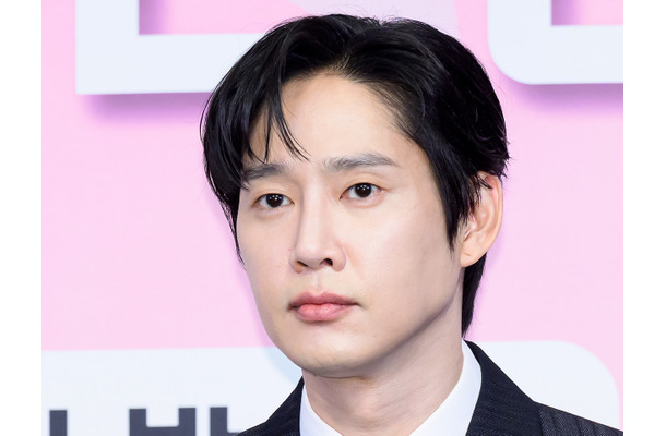 『イカゲーム』を模した日本AVのパッケージ画像を投稿し騒動に…パク・ソンフン、復帰作で心境告白