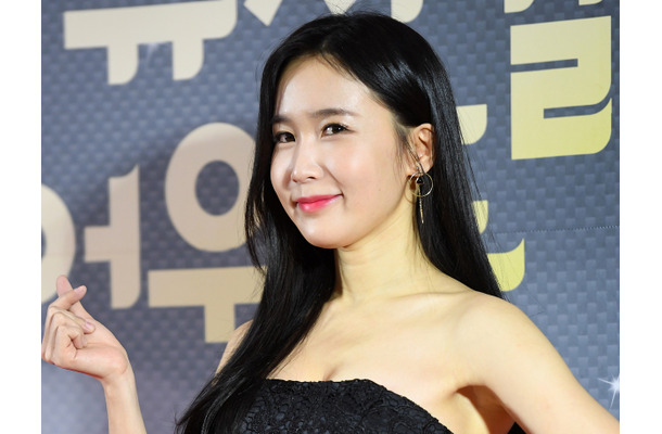 授乳する姿も公開　子宮頸がんを乗り越えた元K-POPアイドル（35）、「1％の確率」とされた双子を出産