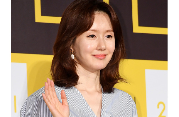 3度の飲酒不祥事で物議も…『花郎』出演女優、プラハで「旅行会社代表」に転身へ