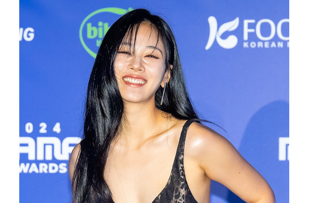胸元の“ボリューム”がユラユラ…見る者すべてを魅了するBIBIのダンス「集中するとあごが上がる」