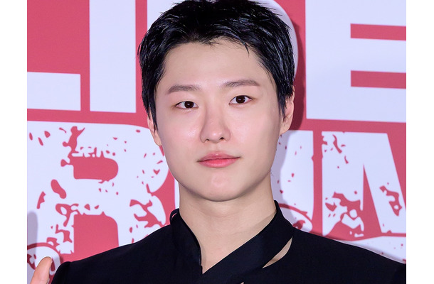 「今でも死因は分からない…」海外で父を亡くした韓国歌手、遺骨箱を抱え帰国した過去を告白