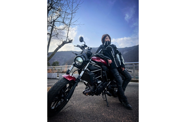 （写真は若月佑美の公式インスタグラムから）※所属事務所に掲載許諾をもらっています