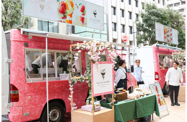 『SAKURA FES NIHONBASHI 2026』日本橋パフェスの様子【撮影／平木昌宏】