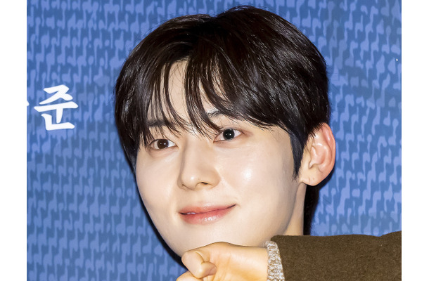 ファン・ミンヒョン、日韓のファッション誌表紙を飾る！Wanna One再結成は「皆社会の厳しさを…」