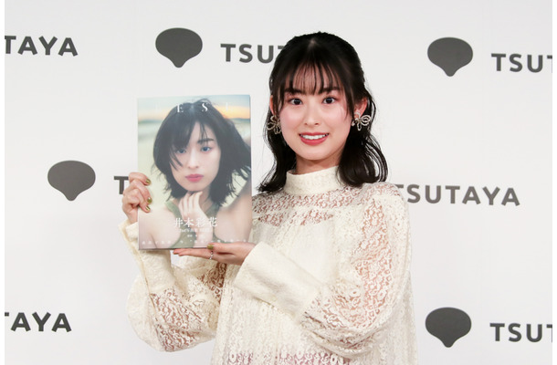 井本彩花【撮影：平木昌宏】