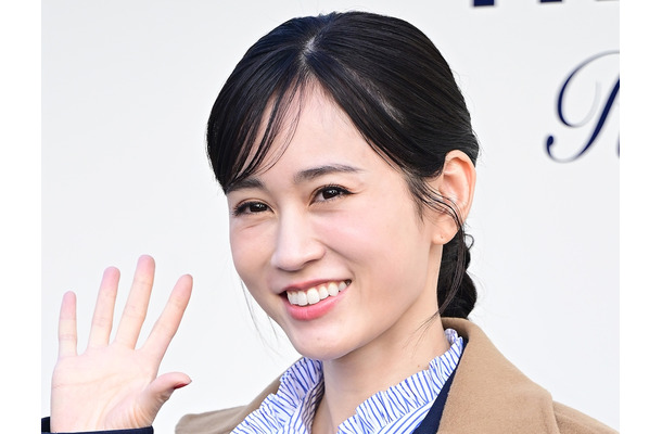 日本は卒業後に脱ぎ、韓国は現役で脱ぐ？前田敦子の写真集で浮かび上がった“日韓アイドル文化”の真逆な構造