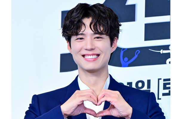 俳優パク・ボゴム、助っ人として来た年下女優に「可愛い」を連発！赤ちゃんをともにあやす場面も