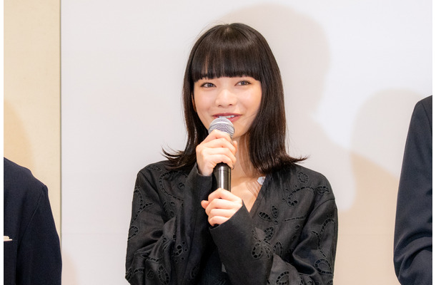 見上愛、間もなく朝ドラ『風、薫る』スタート！いまもドキドキ