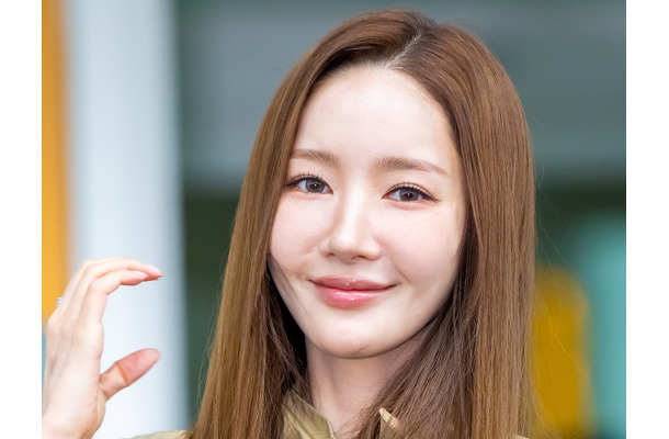 “ラブコメの女王”パク・ミニョンが帰ってきた！『トッケビ』俳優とオフィスロマンスに出演決定