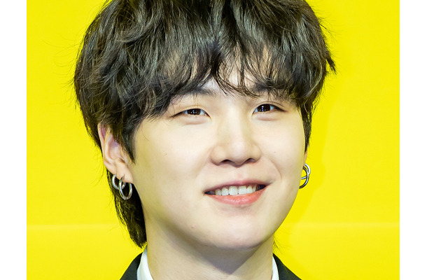 【写真】BTS・SUGA、カムバック公演のオフSHOT公開！JIMINとのツーショットに反響も「メロすぎ」「尊い」