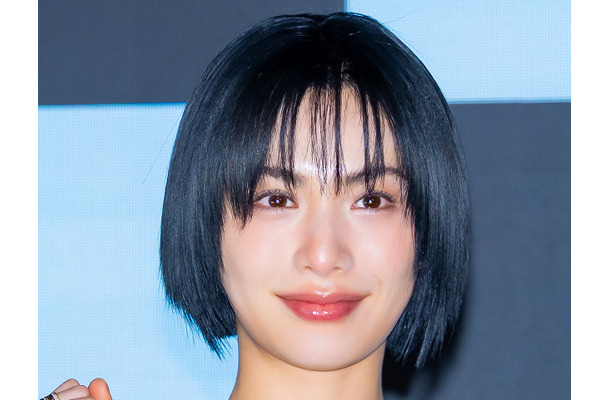 “世界で最も美しい顔”のナナ、6歳下モデルと熱愛説浮上…「上手く付き合っている」発言が話題に