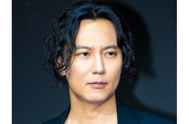 「娘を誘拐した？」保護者驚愕の“6時間ファンミ伝説”を持つキム・ナムギル、歌手デビューに熱視線