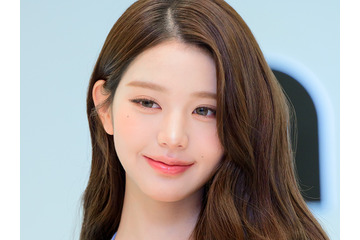 え、そこ開いてていいの？IVE・ウォニョンの“大胆肌見せ”に視線集中「やばい…」「これは反則」 画像