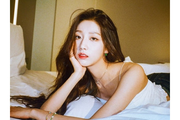 K-POPアイドル出身イェイン、リゾートで際立つ「完璧なプロポーション」 画像