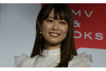 ABEMA西澤由夏アナ、「実は私、婚活してきました！」ウェディングフォト公開？ 画像