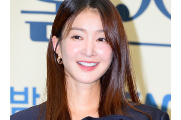 元夫の許可なく体外受精で妊娠・出産の韓国女優、産後4カ月とは思えない“くっきり腹筋”披露 画像