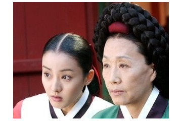 肺がん闘病を隠してドラマ出演…“国民の母”と呼ばれた『チャングム』出演女優、17周忌 画像