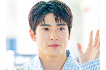 水着の女性は誰…？NCT・ジェヒョン、SNS投稿で浮上した“熱愛疑惑”を自ら釈明 画像