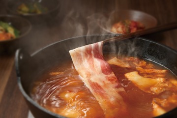 しゃぶしゃぶ温野菜の新商品「海鮮チゲ鍋」「コムタン鍋」を食べ比べ！夏限定韓国鍋フェア試食会が開催 画像