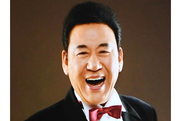 「頸椎椎間板ヘルニアを患い認知機能も低下」韓国国民的歌手がこの世去って2年、妻が語った闘病 画像