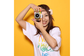 タワーレコードとコラボ、レインボーカラーのデジタル一眼「PENTAX K-x」 画像