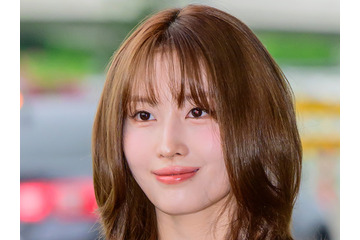 「ロックすぎる」とファン外でも話題に！TWICE・モモ、希少アイテムの封を切るも…むしろ価値上昇!? 画像