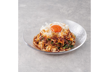 ヤエチカに“ひんやり＆スタミナ”夏グルメ集結！肉640gの「豚地獄カレー」や冷やしおでんが登場 画像