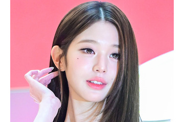 IVE・ウォニョン、ワイングラス片手に大人のムード…飲食店で見せた艶やかな表情にドキッ 画像