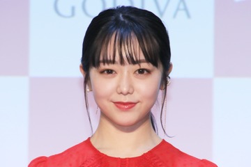 峯岸みなみ、結婚4周年を報告　「一生推し夫婦！おめでとう」などファンから祝福の声 画像