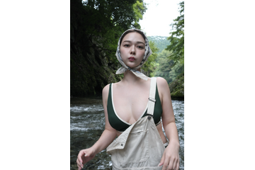 村重杏奈、美白ボディ披露！パリ購入の水着＆オーバーオールコーデで夏満喫ショット公開 画像