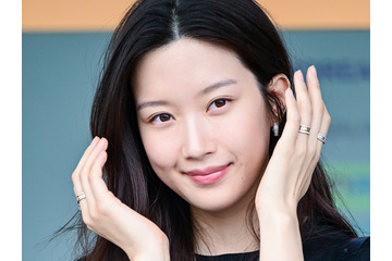 “ほぼ全部見えてる”衣装を彷彿とさせる色気…ピンクのチューブトップで魅了、ムン・ガヨンのエレガンス 画像