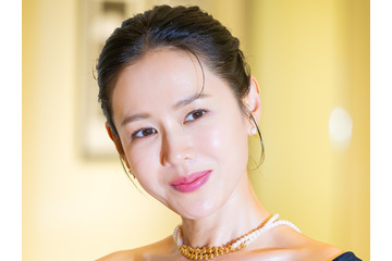 新作は“19禁”時代劇の『愛の不時着』女優ソン・イェジン、成熟した雰囲気の“デジカメ自撮り”が話題 画像