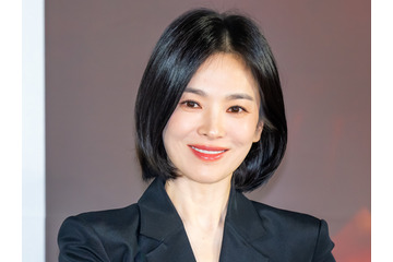 日本人男性との親密写真も話題に、ソン・ヘギョが気品あふれる美貌で秋の訪れを告げる 画像