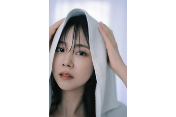 KARAハン・スンヨン、約10年ぶり写真集を12月10日に発売 画像