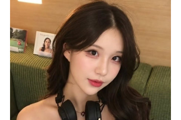 100％見せにきてる…韓国美女チア、“神アングル”ですき間全開に！ずり落ち姿に「鼻血出る」 画像