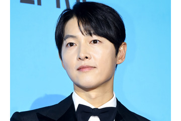 “二児のパパ”俳優ソン・ジュンギ、知人が明かしたイタリア生活が話題「オリーブを自分たちで収穫」 画像