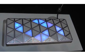 【Wireless Japan 2010(Vol.18):動画】KDDI、“iida”ブランド「LIGHT POOL」を複数展示 画像