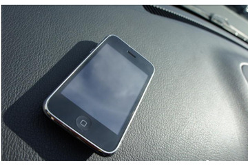 iPhone 炎天下での車内放置にご用心 画像