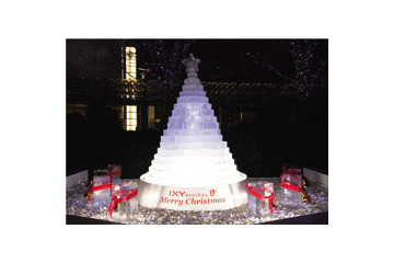 キヤノン、六本木ヒルズに氷のクリスマスツリーを展示　23日・24日の2日間 画像