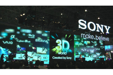 【CEATEC JAPAN 2010(Vol.29):動画】巨大な3D LEDでステージデモそのものを3D化してしまったソニー 画像