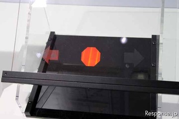 【ITS世界会議10】シンプル&低コスト実現したヘッドアップディスプレイ 画像