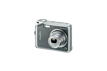 富士写、3.0型液晶搭載のISO1,600対応超高感度デジカメ「FinePix V10」 画像