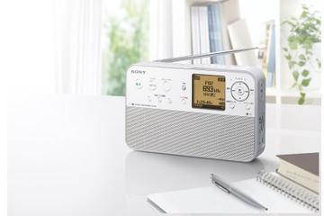 ソニー、4GBメモリ内蔵のポータブルラジオレコーダー 画像